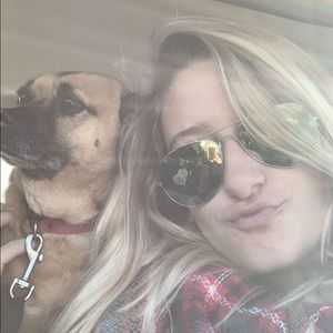 Meet your Posher, Layla